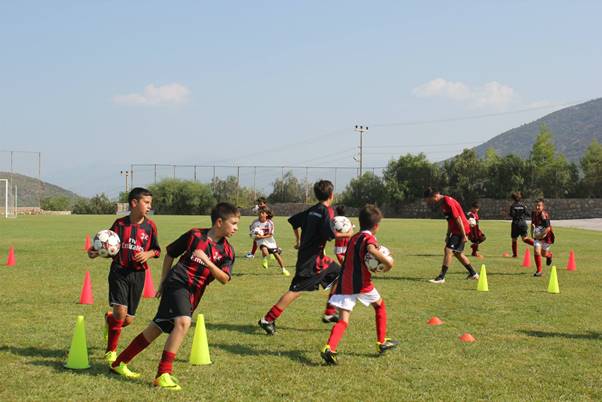 Футбольный лагерь милан турциЯ